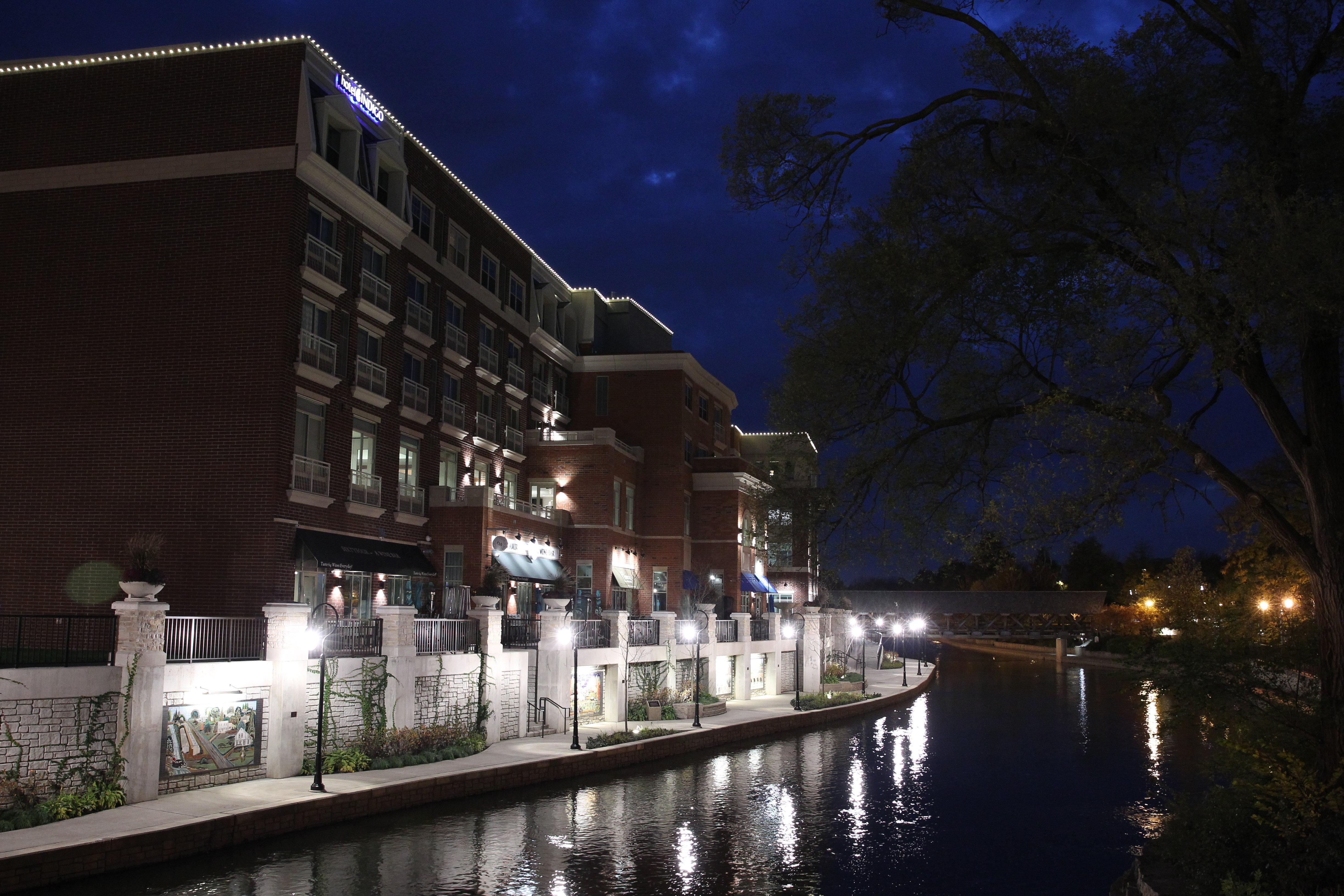 Hotel Indigo Naperville Riverwalk By Ihg Экстерьер фото