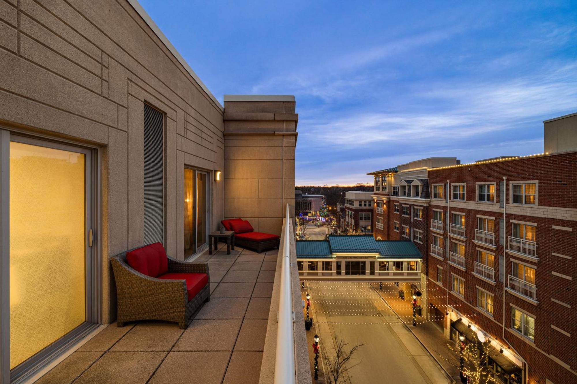 Hotel Indigo Naperville Riverwalk By Ihg Экстерьер фото
