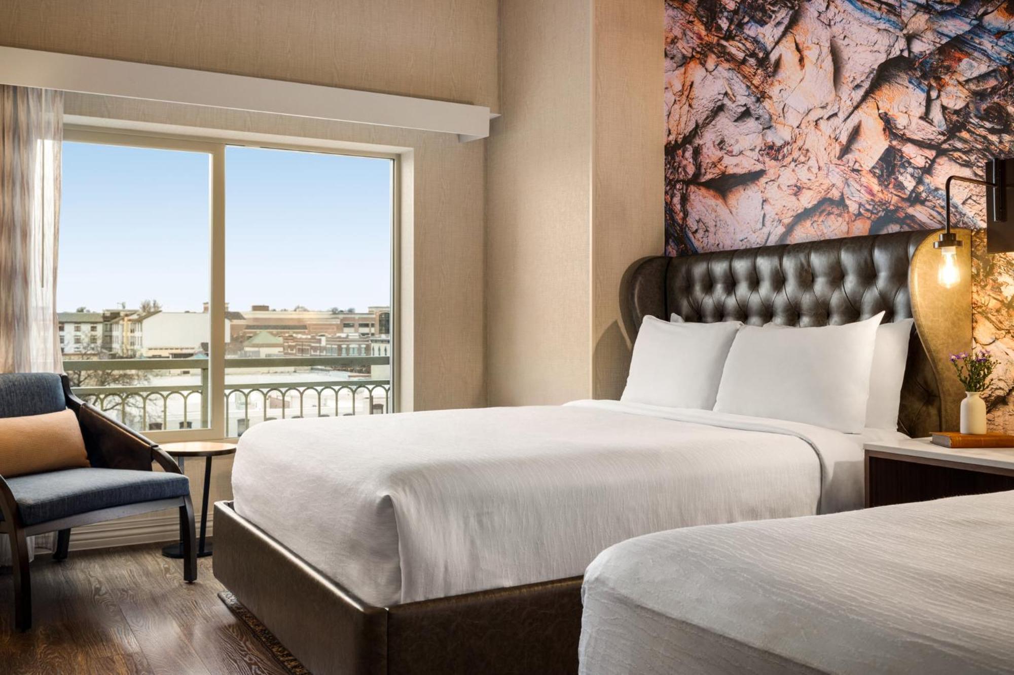 Hotel Indigo Naperville Riverwalk By Ihg Экстерьер фото
